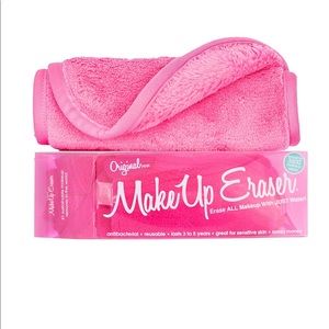 Never opened Make-up eraser in baby blue